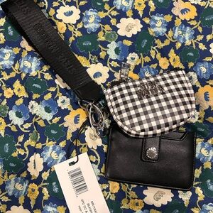 Steve Madden Black and White Checkered Wristlet Set